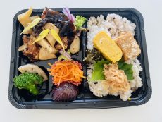 鶏のガーリック黒胡椒炒め弁当